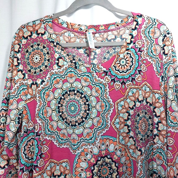 Paisley Grace Pink Mandela Print‎ Round Neck Hankerchief Hem Blouse Top Size L - Picture 2 of 4